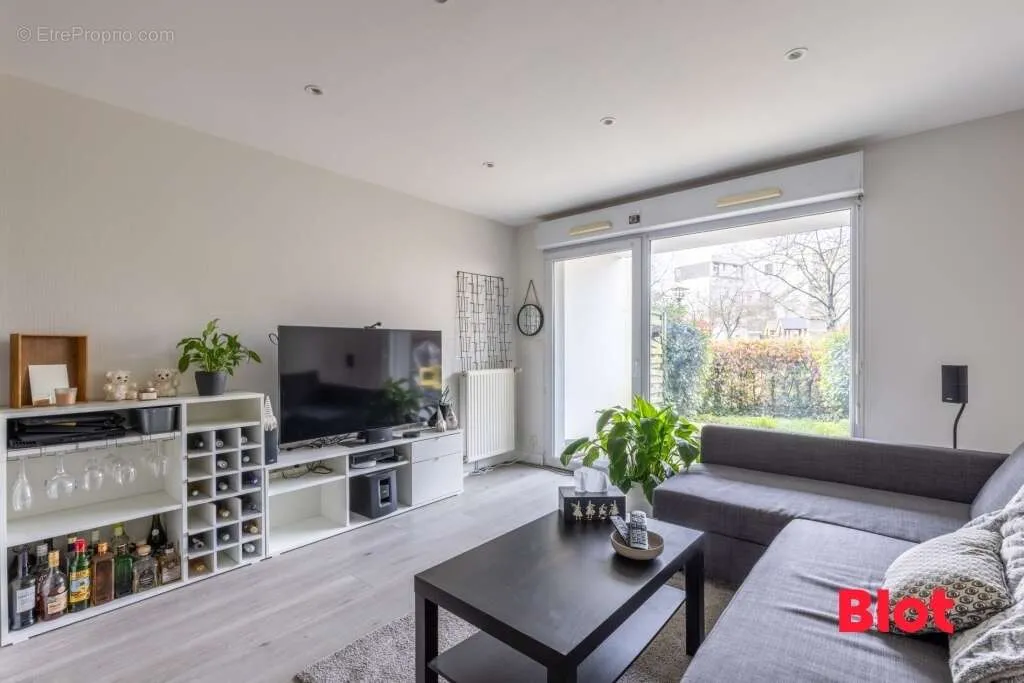 Soggiorno - Type 3 Apartment with Garden in Rennes