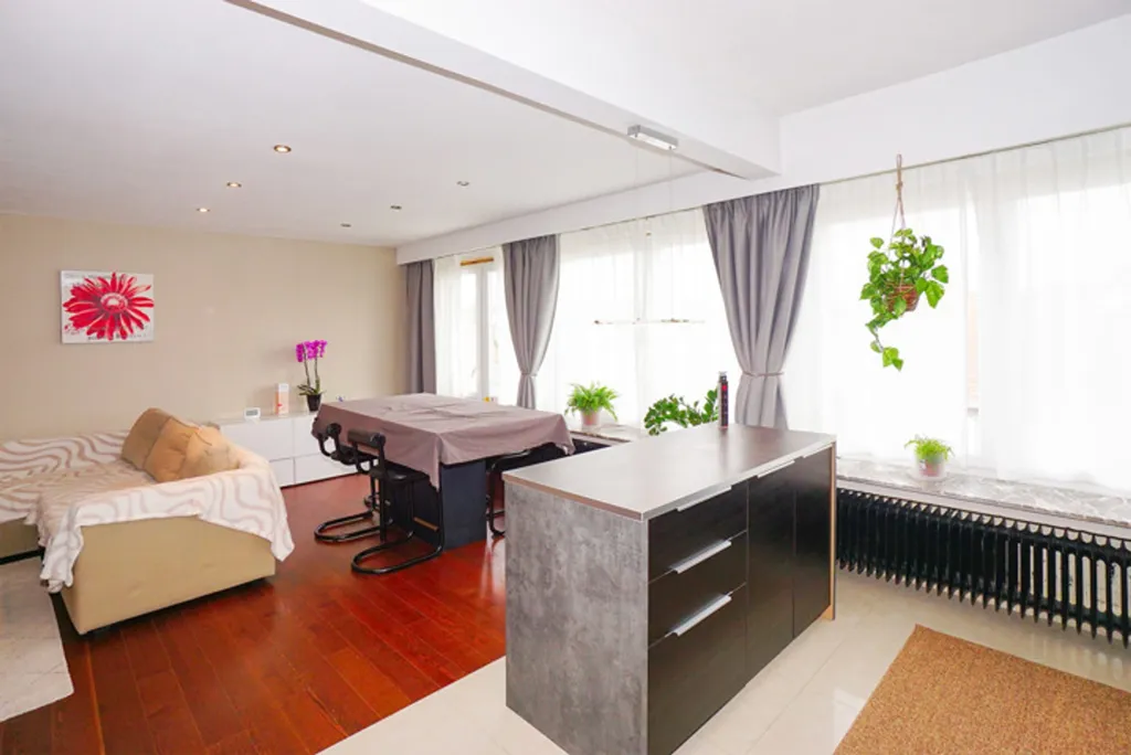 Séjour - Appartement avec Balcons et Garage à Drogenbos