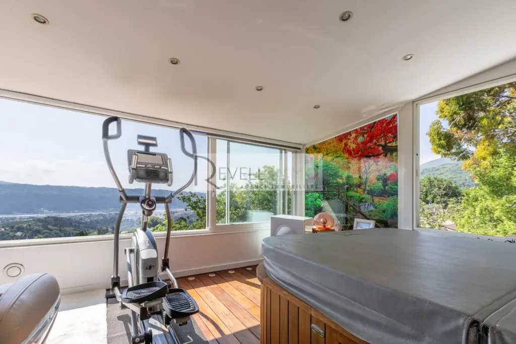 Pièces - Maison de Maître avec Piscine et Vue Panoramique à Antibes