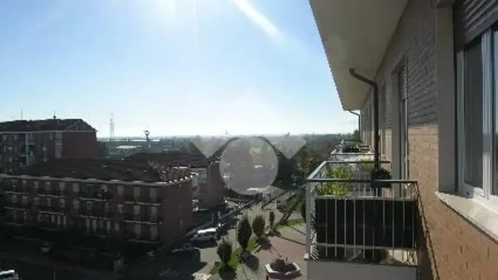 Balcon - Panoramic 2-Bed Flat with Balcony in Rivalta Di Torino