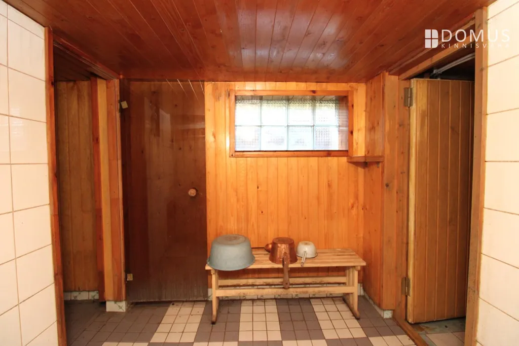 hallway_entrance