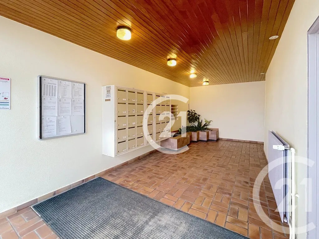 Entrée - Appartement T5 avec Balcon à CAEN