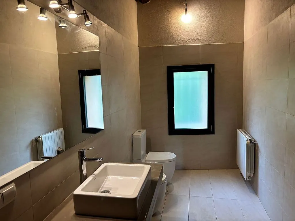Bagni - Restored Masia with Garden in Quart