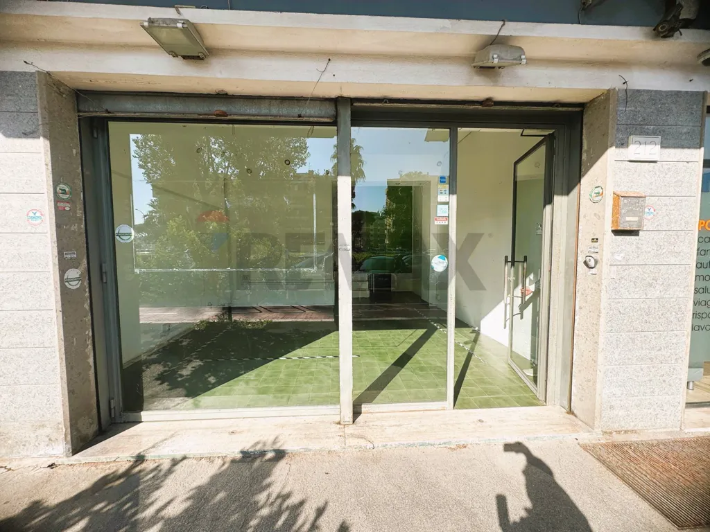 Exterior - Commercial Space with Vitrine in Ostia Ponente