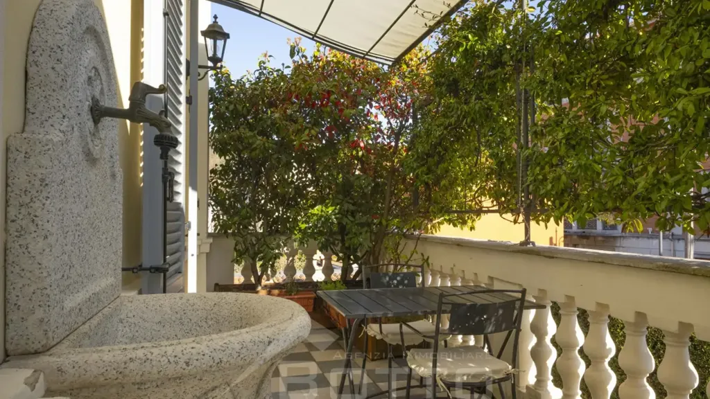Terrasse - Historic Villa with Central Location in Grignasco