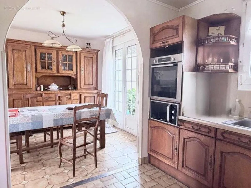 Cuisine - Maison 5 pièces à Saint-Hilaire-La-Foret
