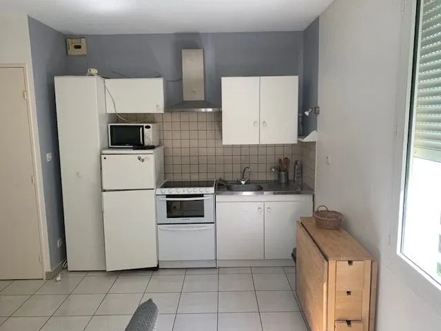 Cuisine - Studio Meublé avec Ascenseur à Lyon 9ème