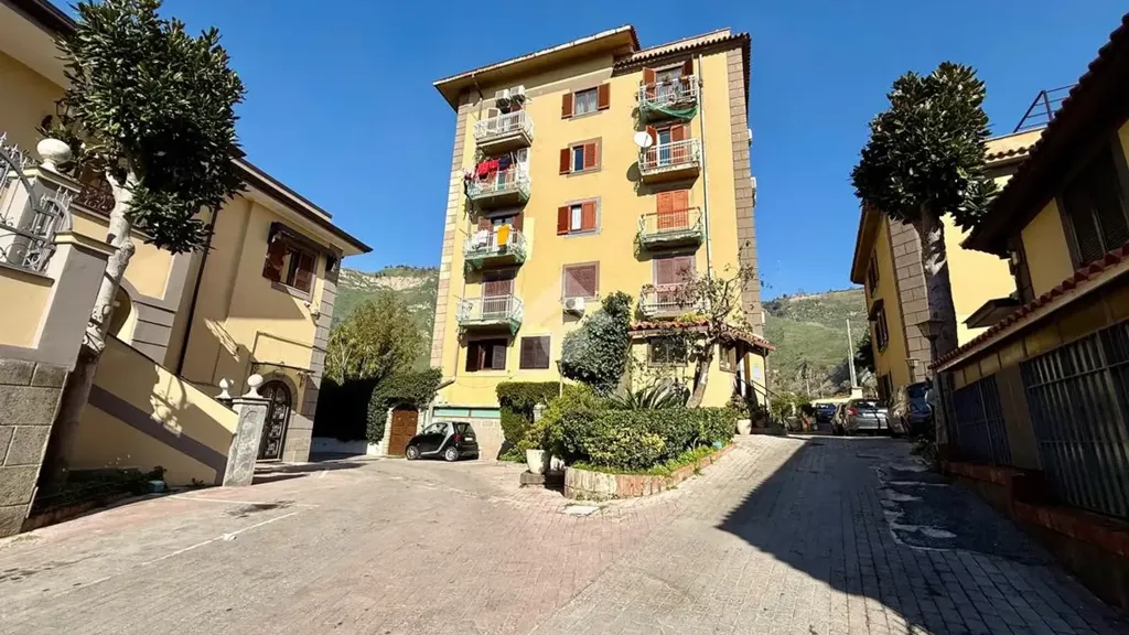 Extérieur - Spacious Apartment with Balcony in Naples
