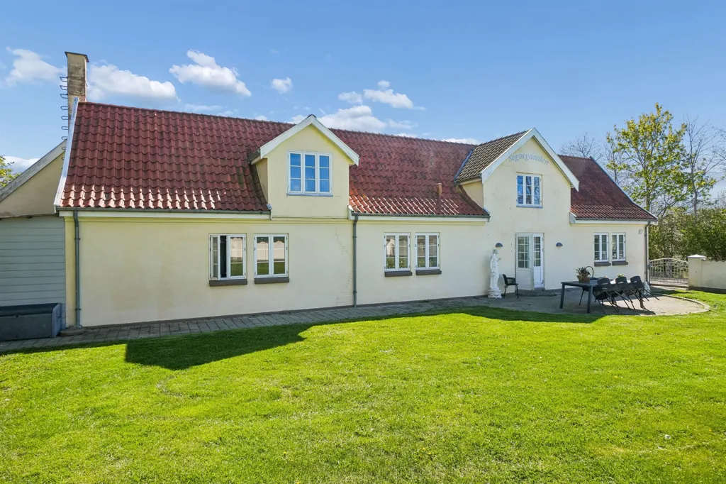 Välivaade - Mixed-Use Property with Kennel in Ruds Vedby
