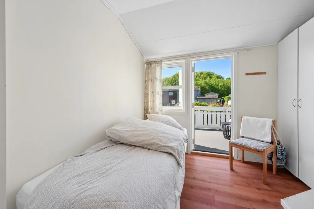 Chambres - Three-Storey Townhouse with Sea View in Sola