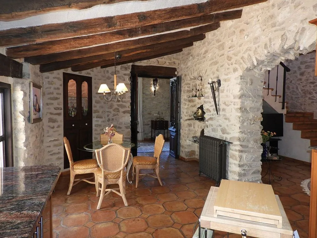 Söögituba - Rustic Chalet with Pool in Relleu