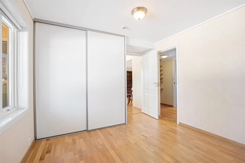Pièces - 3-Bedroom Apartment with Terraces in Lund