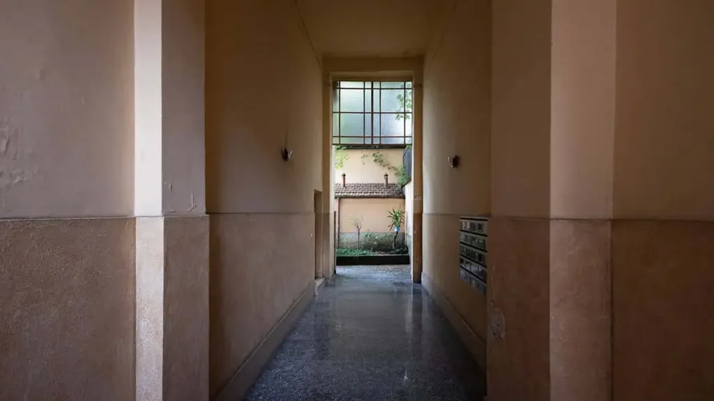 hallway_entrance