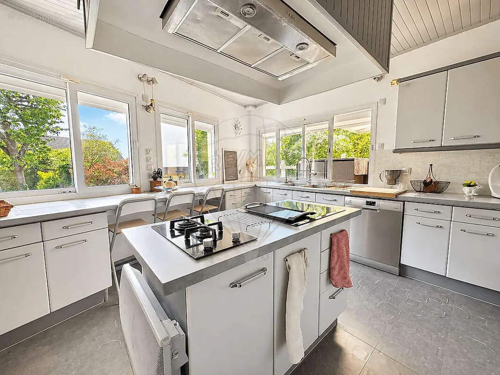 Cucina - House with Garden in Senlis