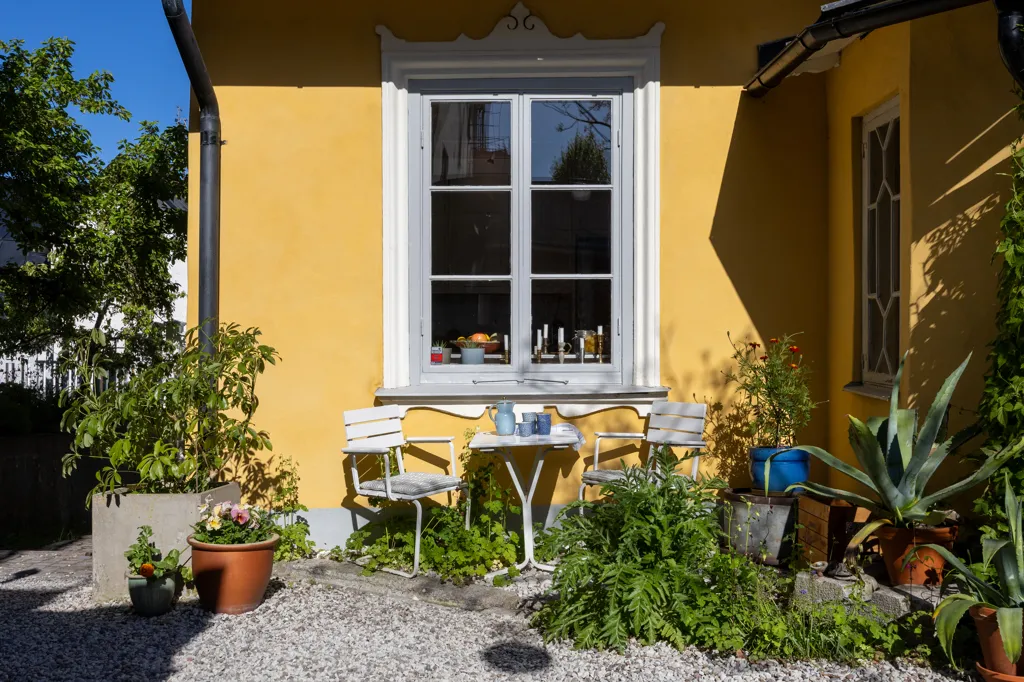 Terrass - Historic Villa with Courtyard in Visby