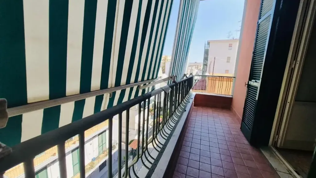 Balcon - Central Trilocale with Balcony in Torre Del Greco