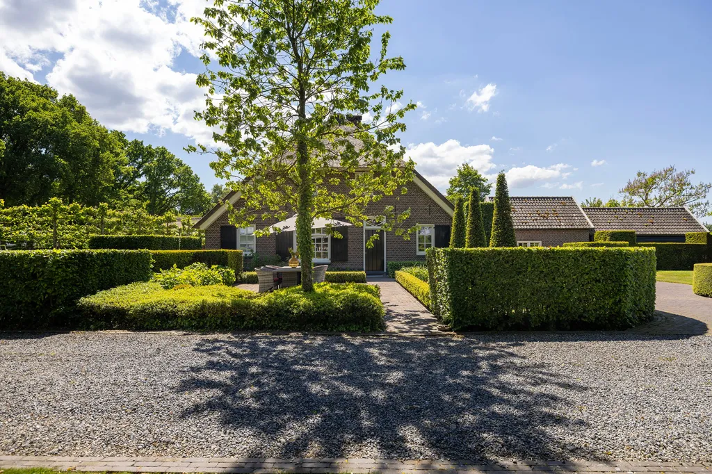 Esterno - Rietgedekt Landhuis with Pool in Hierden