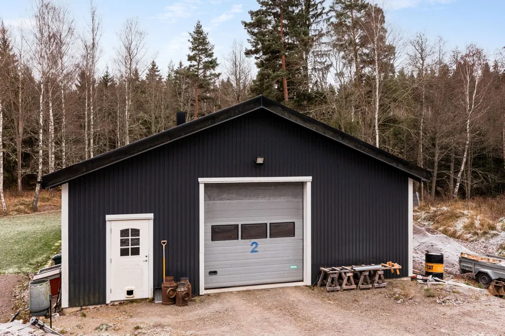 Välivaade - Spacious Villa with Large Garage in Kisa