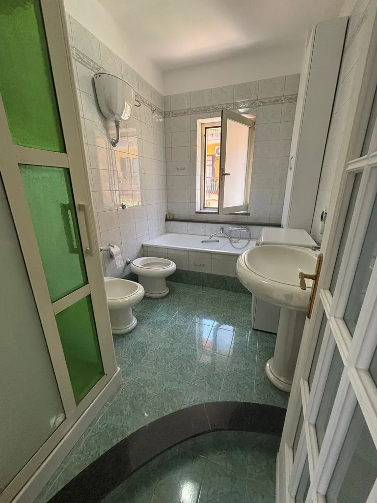 Salles de bain - Villa with Terrace in Melito di Napoli