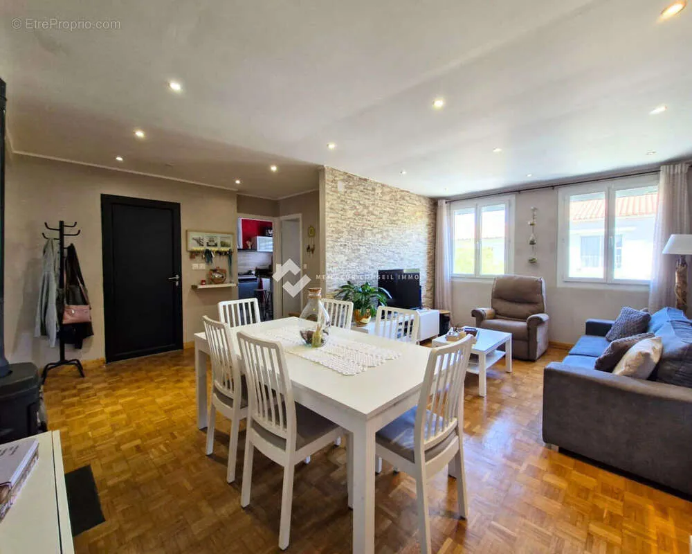 Salle à manger - Appartement avec Garage et Cour à Perpignan