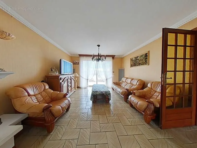 Maison 5 pièces à Metzeresche