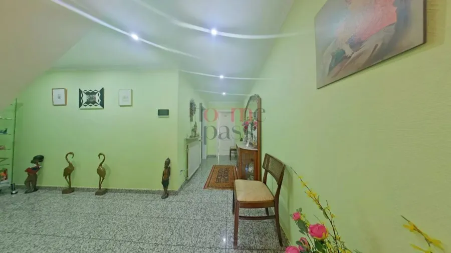 Entrée - Maison Familiale avec Jardin à Remich