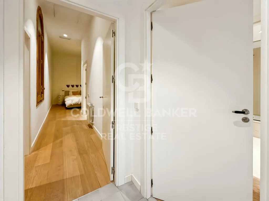 Esik - Flat with Large Terrace in Eixample, Barcelona