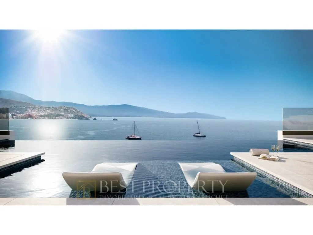 Piscina - Luxury Villa with Beachfront Access in Almuñécar