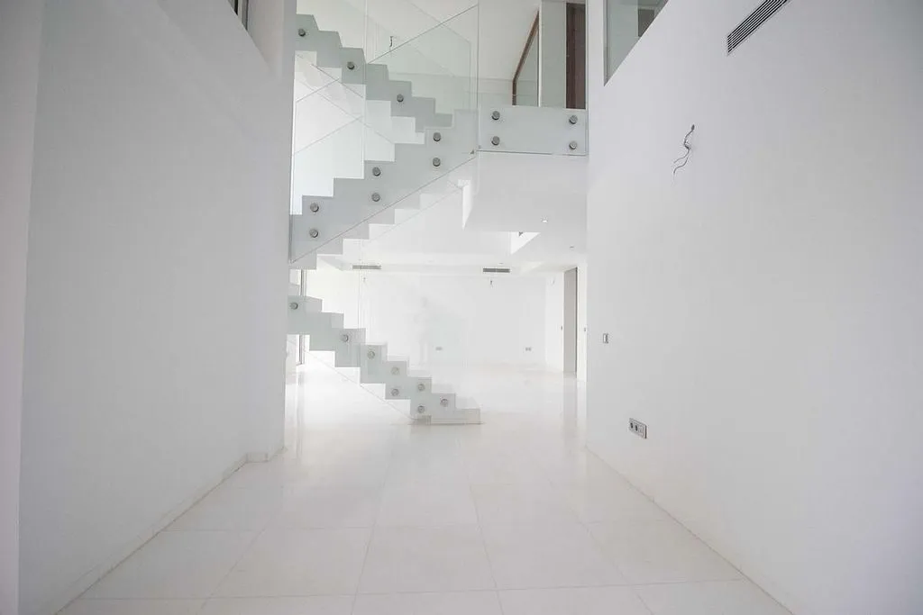 Pièces - Contemporary Townhouse with Pool in Ifara