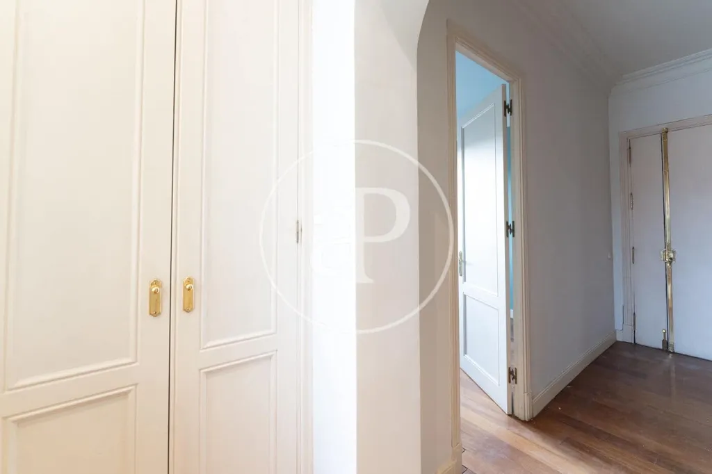 hallway_entrance