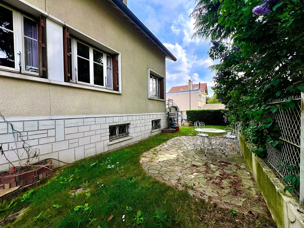 6-toaline maja asukohas SEVRES