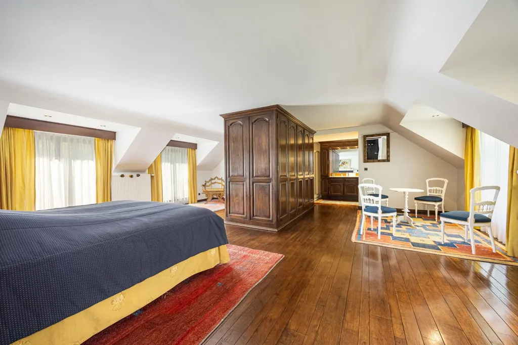 Magamistoad - Castle Villa with Indoor Pool in Schilde