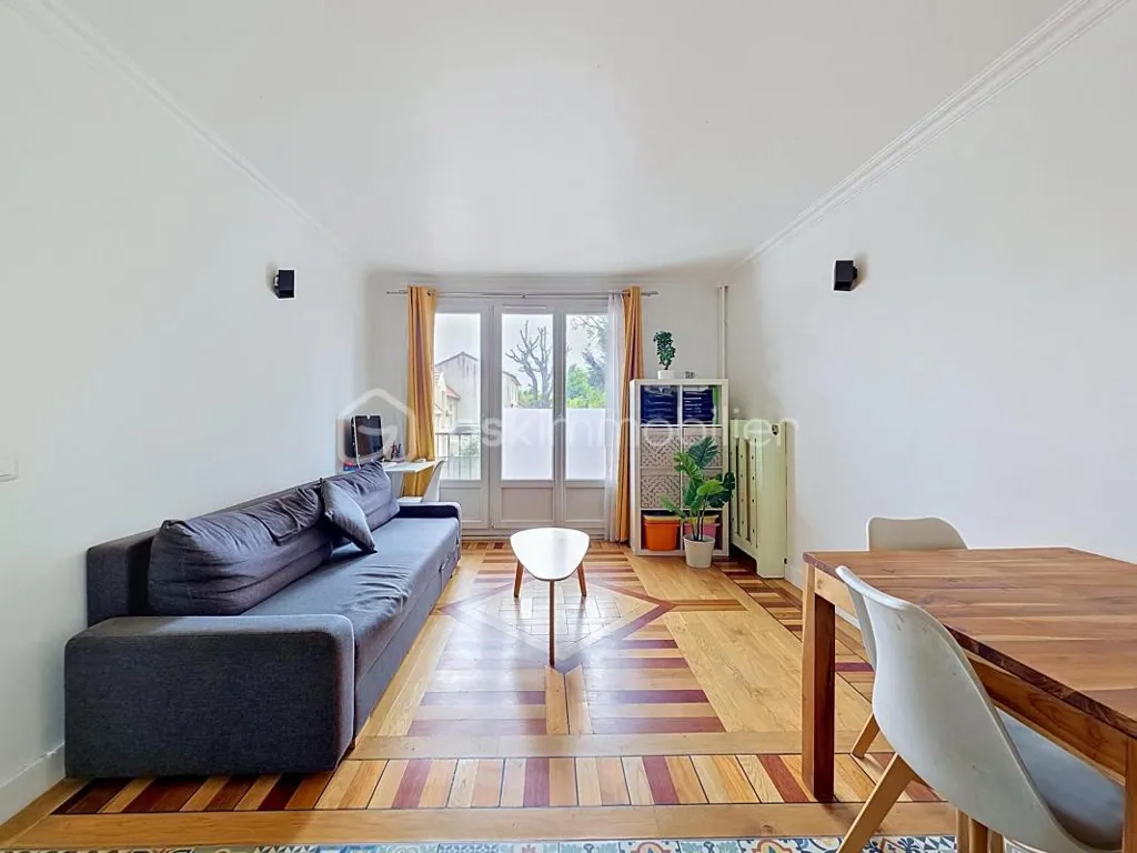 Séjour - Appartement Rénové avec Parking au Blanc-Mesnil