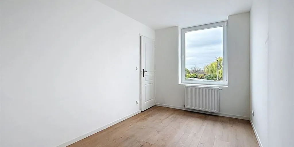 Pièces - Maison Rénovée avec Terrasse à Mouscron