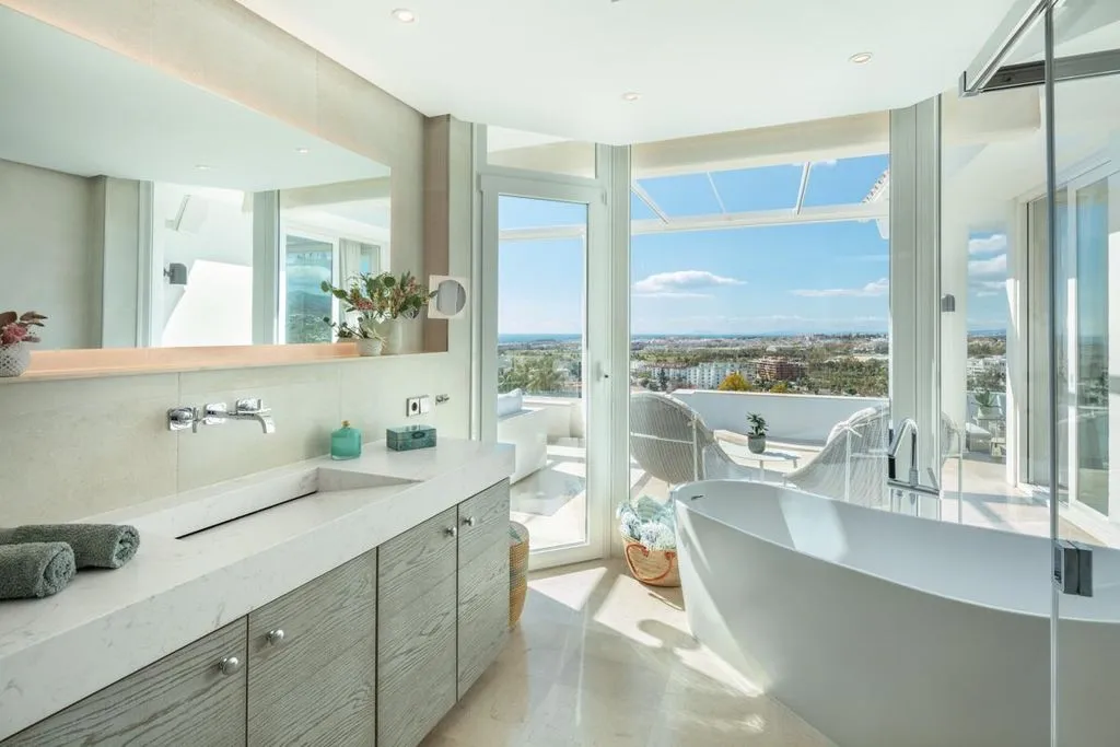 Salles de bain - Luxury Villa with Sea Views in Marbella
