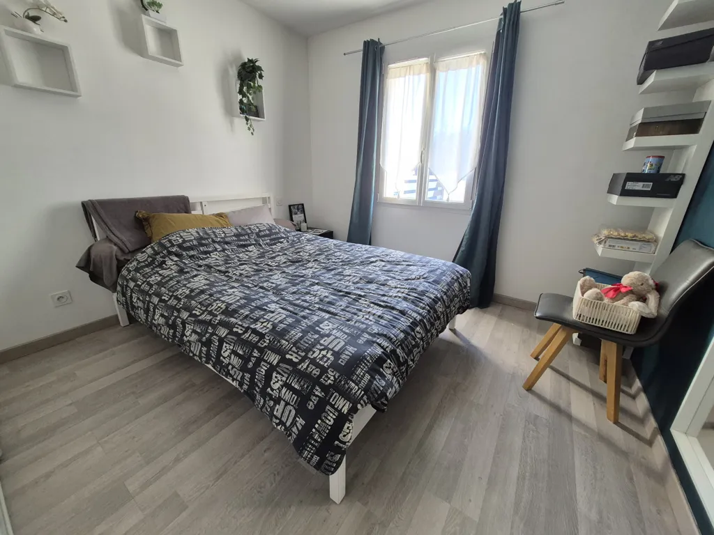 Bedrooms - Semi-detached Villa with Pool in Eyragues