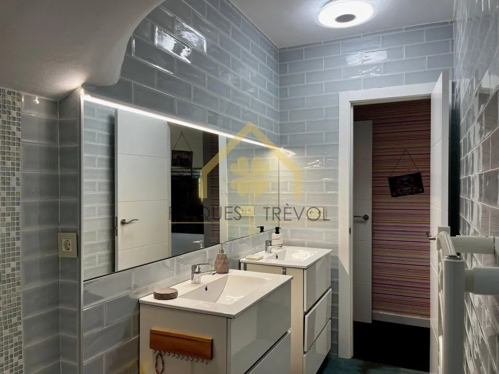 Bathrooms - Luxury House with Pool in La Garriga