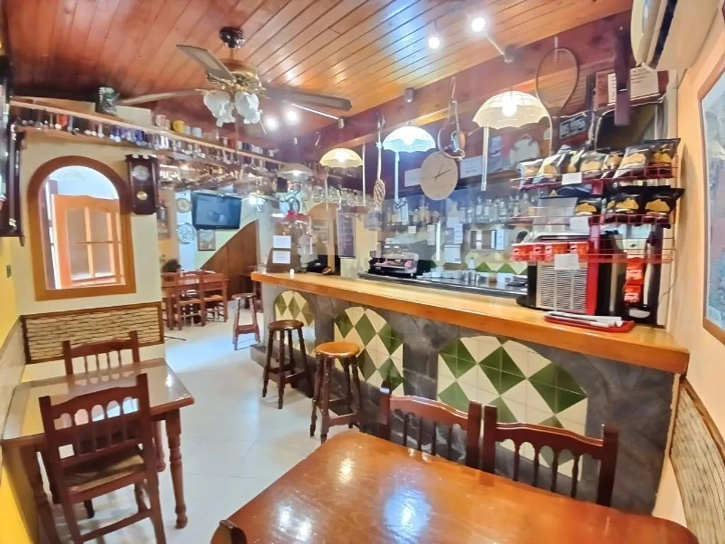 Toad - Chalet with Restaurant in Llorenç del Penedès
