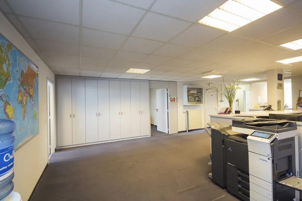 Kabinet - Office Building with Parking in Harelbeke