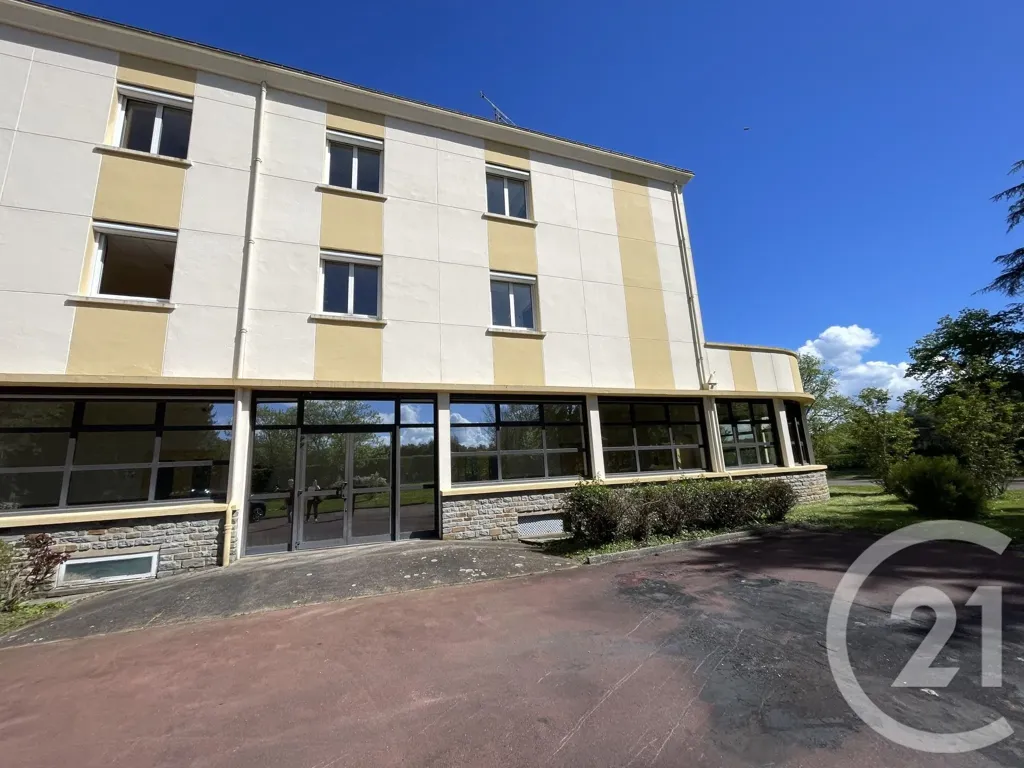 Välivaade - Transformable Building with Canal View in Blain
