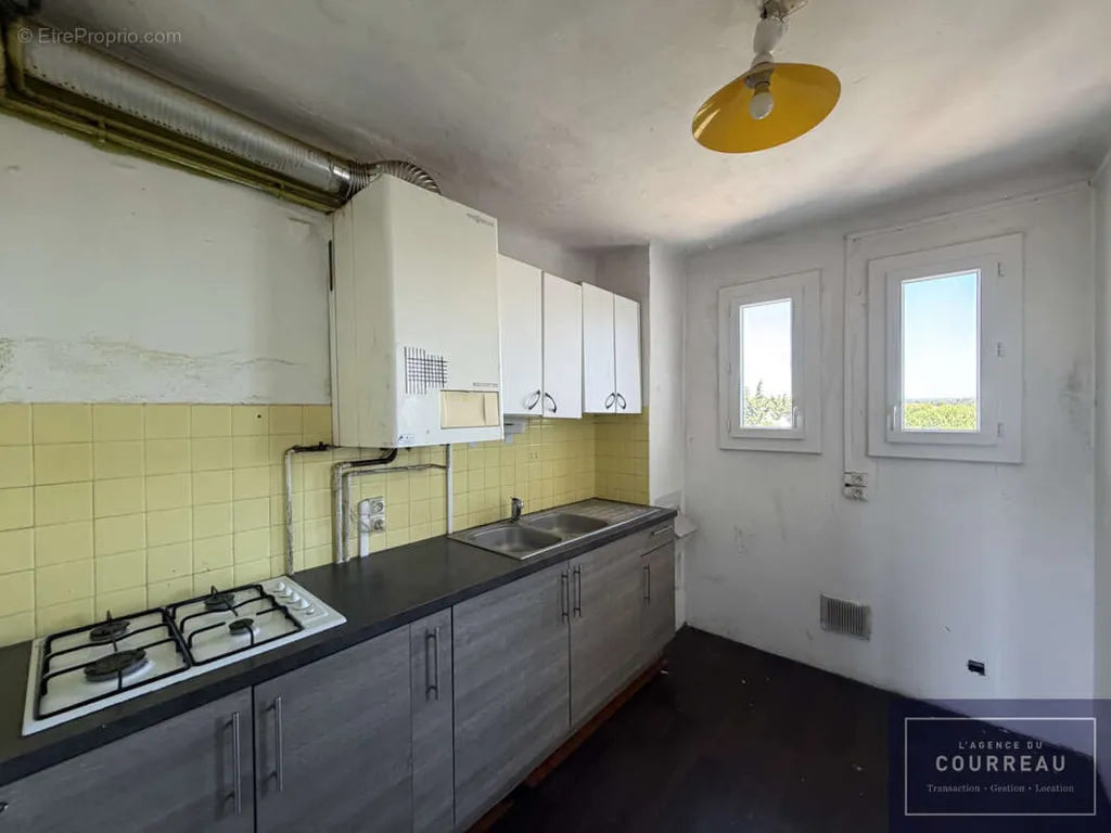 Cuisine - Appartement T3 avec terrasse à Arceaux
