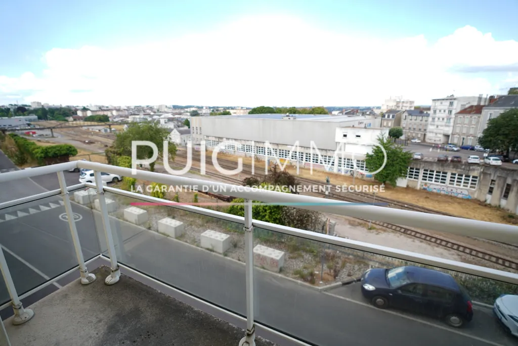 Balcone - Modern Flat with Balcony in Quiet Building