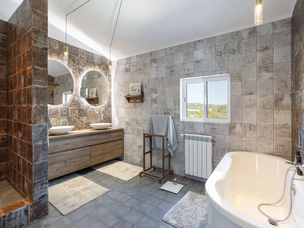 Vannitoad - Luxury Villa with Olive Grove in Moncarapacho