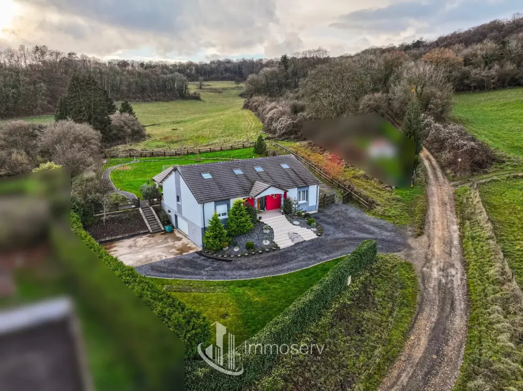 Vue aérienne - Villa avec Vue Panoramique et Piscine à Escherange