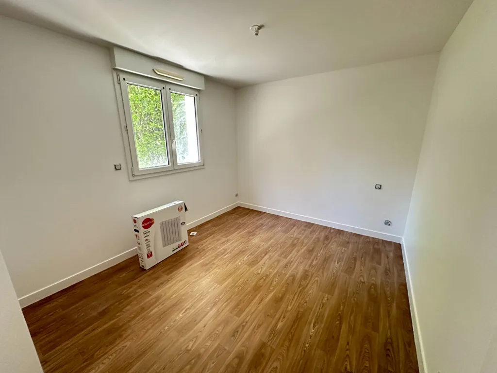 Toad - Renovated 3-Bed Flat with Terrace in Blois