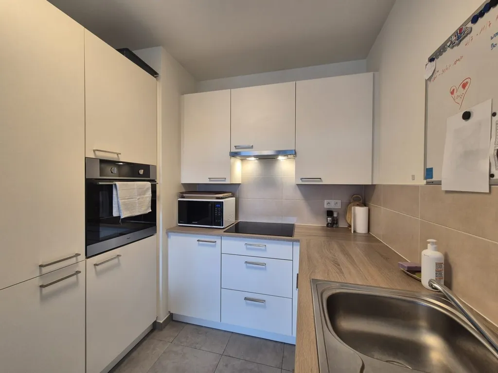 Köök - Modern Ground Floor Flat with Terrace in Brussels