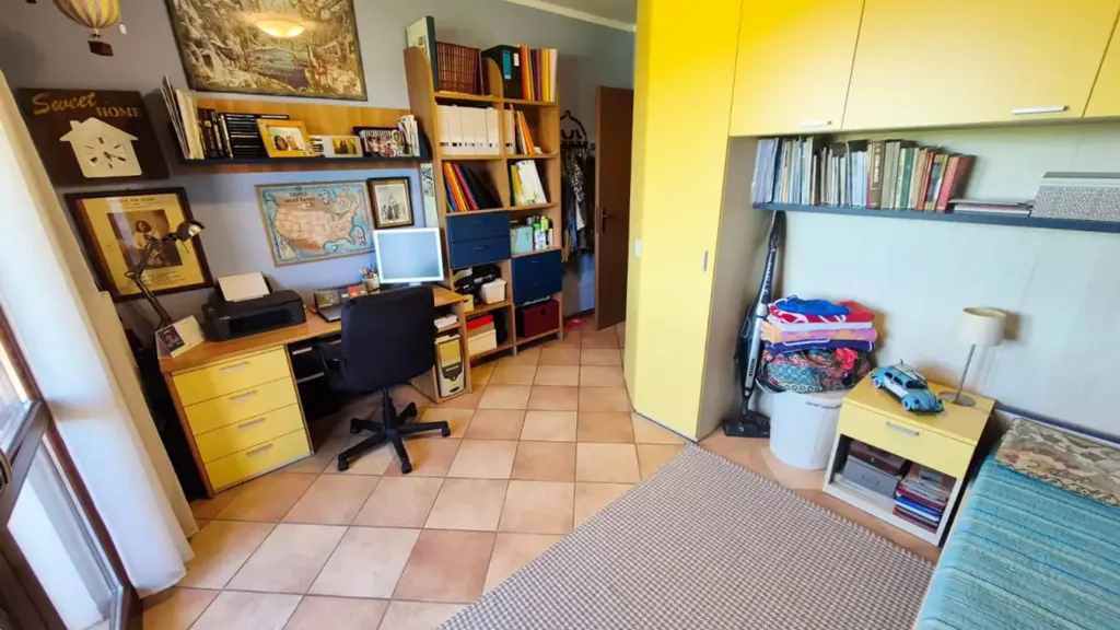 Bureau - Duplex Apartment with Veranda in Limena