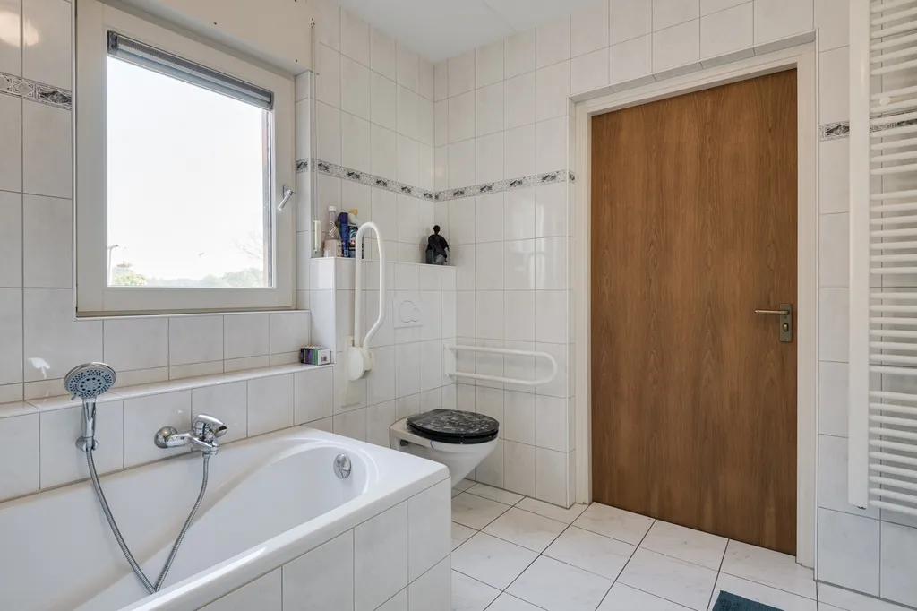 Salles de bain - Villa with Garden and Pool in Westendorp
