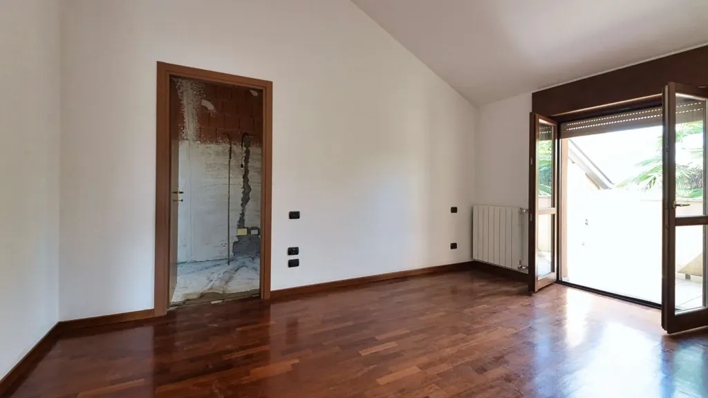 other_room
