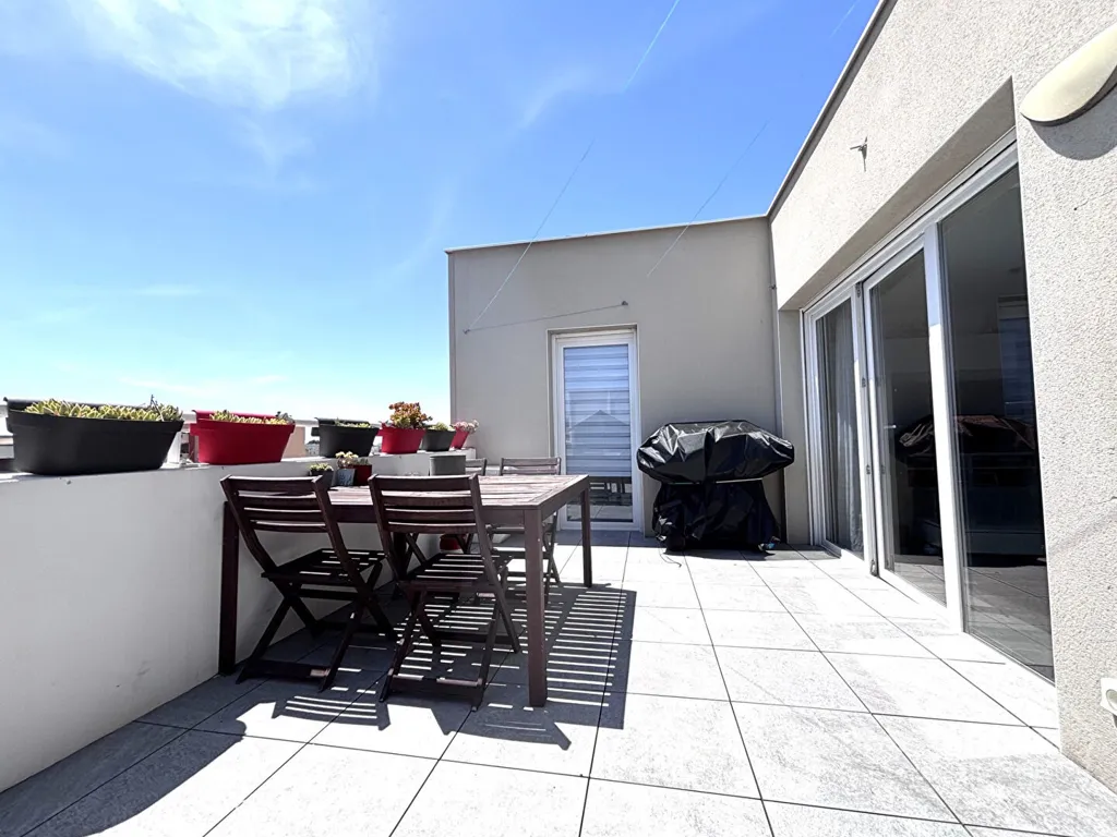 Terrasse - Appartement dernier étage avec terrasse à Miramas